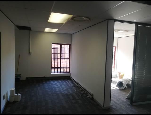 350M² OFFICE TO LET IN WESTVILLE