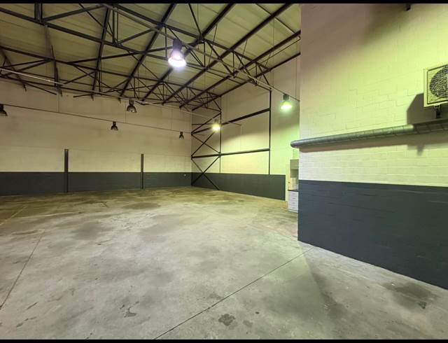 329M² WAREHOUSE TO LET IN PAARDEVLEI