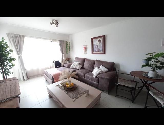 2 BEDROOM PROPERTY TO RENT IN GLEN MARAIS