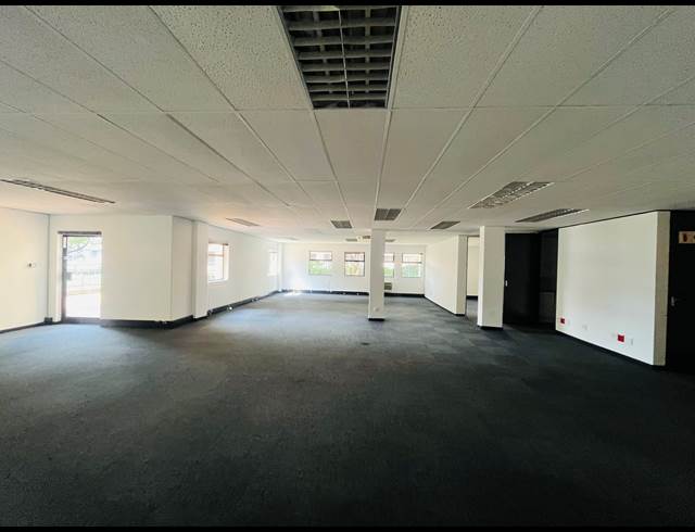 360.20M² OFFICE TO LET IN BRYANSTON
