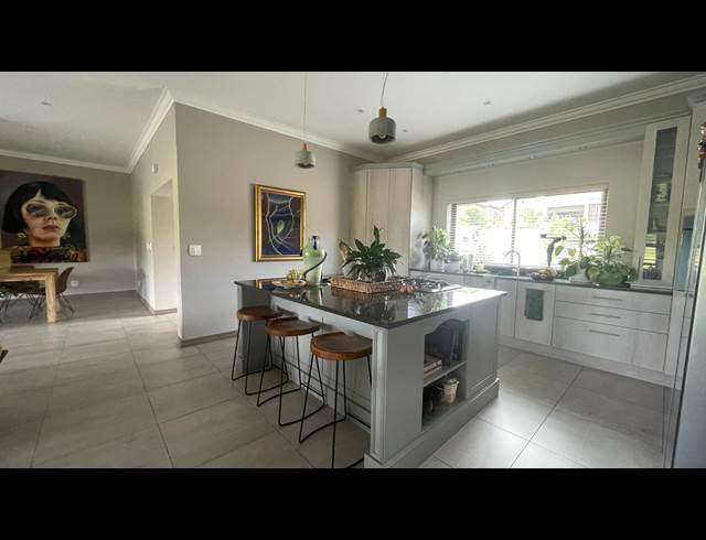 2 BEDROOM HOUSE TO LET IN BATELEUR ESTATE