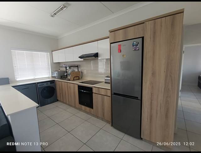 2 BEDROOM APARTMENT TO LET IN BALLITO CENTRAL