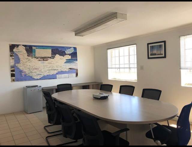 712M² WAREHOUSE TO LET IN STIKLAND INDUSTRIAL