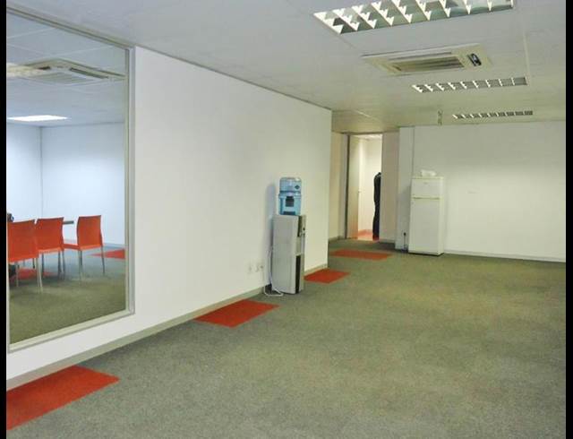 938M² WAREHOUSE TO LET IN MEADOWDALE