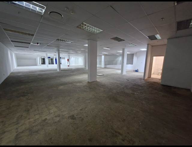 582M² WAREHOUSE TO LET IN MARSHALLTOWN