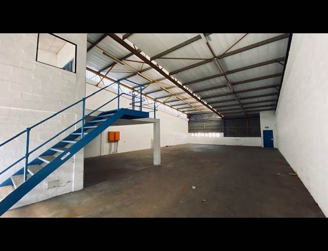 335M² WAREHOUSE TO LET IN RED HILL