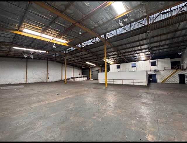 1,943M² WAREHOUSE TO LET IN SPRINGFIELD