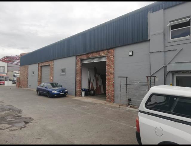 150M² WAREHOUSE TO LET IN BROADLANDS