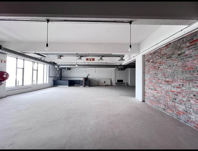 269M² OFFICE TO LET IN SALT RIVER