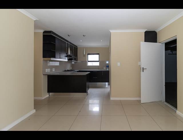 3 BEDROOM HOUSE TO LET IN PARKLANDS NORTH