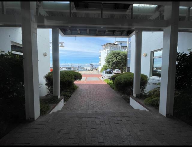 977M² OFFICE TO LET IN WATERFRONT