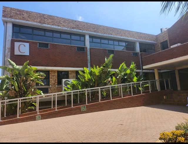 1,153M² OFFICE TO LET IN RANDJESPARK