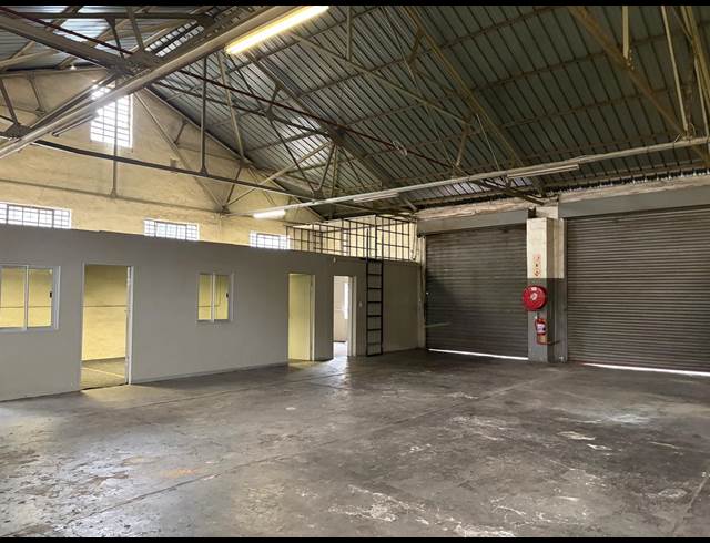 238M² WAREHOUSE TO LET IN CITY DEEP