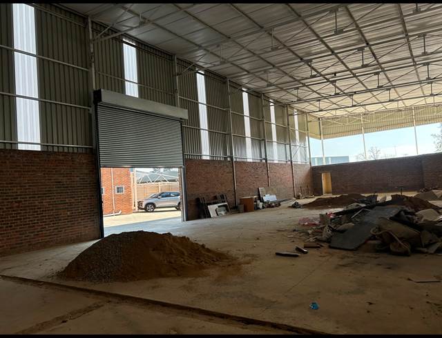 515M² WAREHOUSE TO LET IN SEBENZA