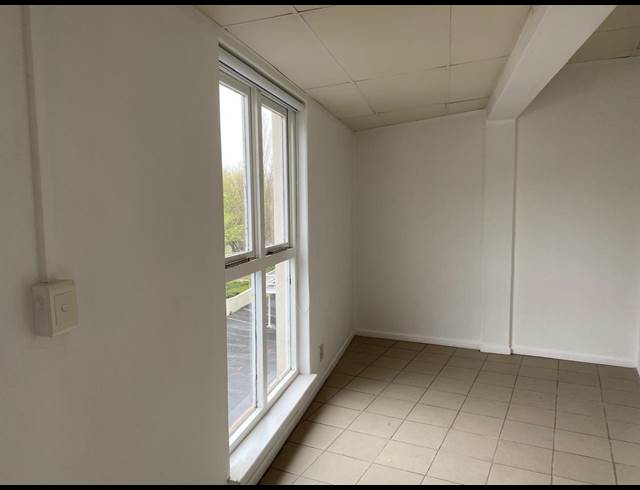 56M² RETAIL TO LET IN HOUT BAY CENTRAL