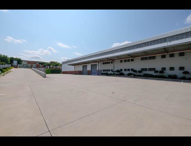 8,760M² WAREHOUSE TO LET IN LINBRO PARK