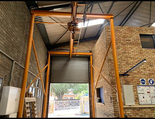 700M² WAREHOUSE TO LET IN ALBERTON NORTH