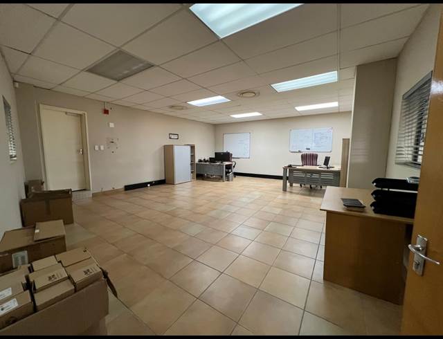 7,487M² WAREHOUSE TO LET IN STRIJDOMPARK