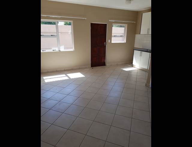 2 bed property to rent in RHODESFIELD