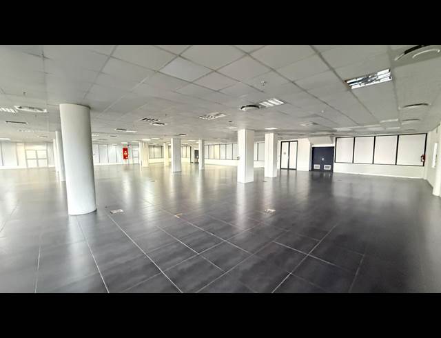 2,248M² SHOWROOM TO LET IN UMGENI BUSINESS PARK