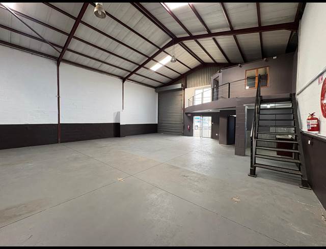 273M² WAREHOUSE TO LET IN BROADLANDS