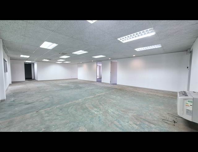 376M² OFFICE TO LET IN MENLYN