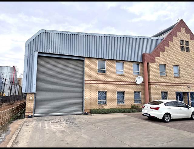 2,090M² WAREHOUSE TO LET IN MEADOWDALE