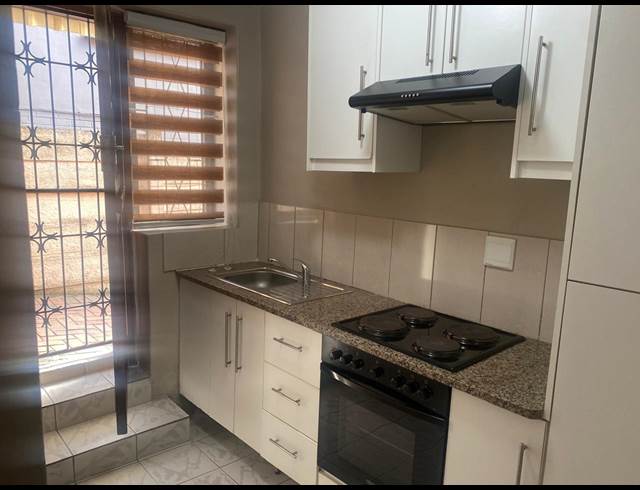 1 BEDROOM ROOM TO LET IN RESERVOIR HILLS