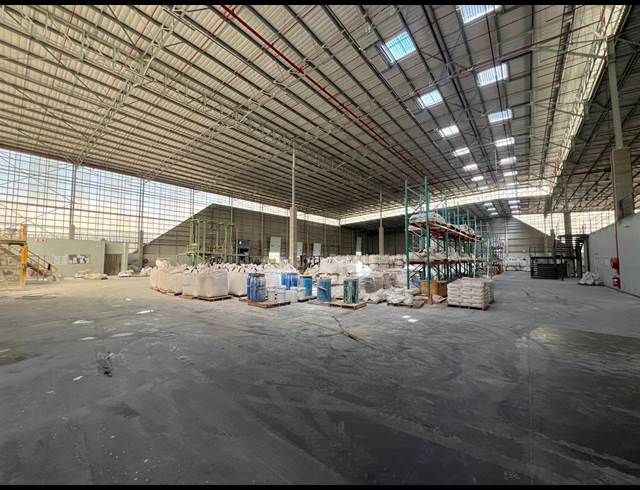 7,600M² WAREHOUSE TO LET IN LOUWLARDIA
