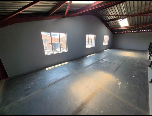 290M² FACTORY TO LET IN ANDERBOLT