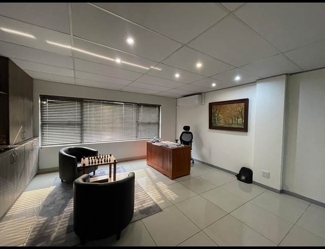 2,448M² WAREHOUSE TO LET IN GLEN AUSTIN AH