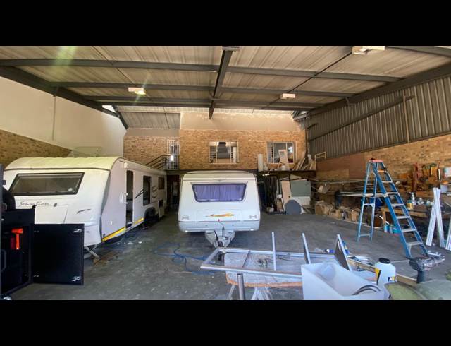 320M² WAREHOUSE TO LET IN HENNOPSPARK