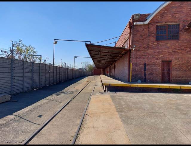 7,000M² WAREHOUSE TO LET IN LONGDALE