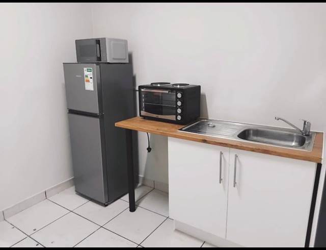 1 BEDROOM PROPERTY TO RENT IN DIE BULT