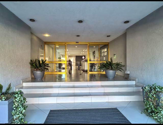 419M² OFFICE TO LET IN CRAIGHALL PARK