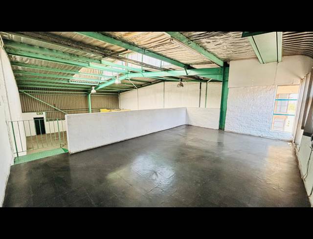 275M² WAREHOUSE TO LET IN STORMILL
