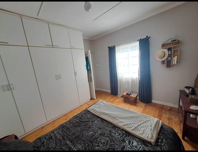 2 bed property to rent in ROUX PARK