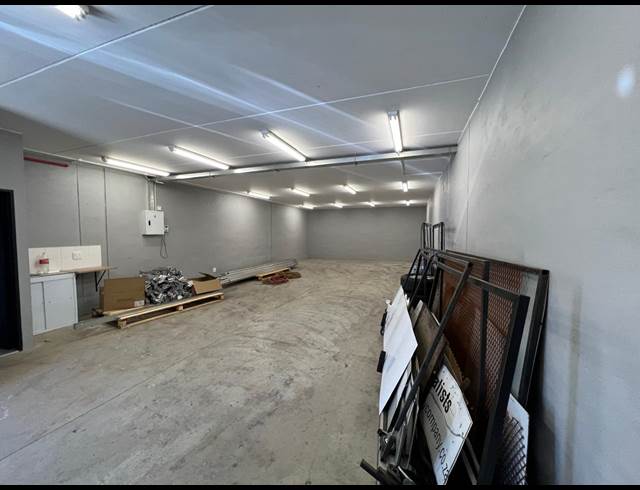 97.20M² WAREHOUSE TO LET IN FERNDALE