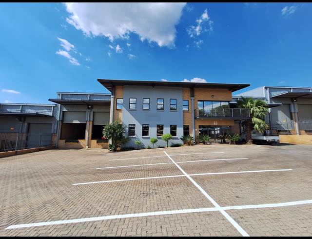2,350M² WAREHOUSE TO LET IN NORTH RIDING