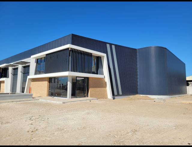 739M² WAREHOUSE TO LET IN STIKLAND INDUSTRIAL