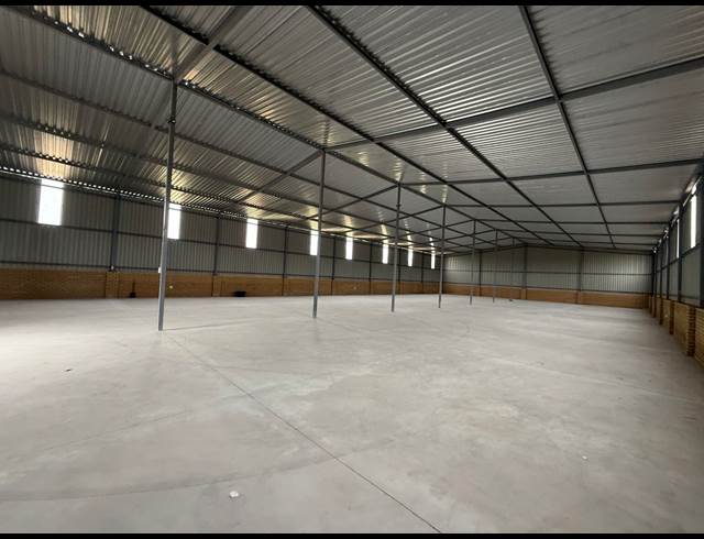 800M² WAREHOUSE TO LET IN TEDDERFIELD AH