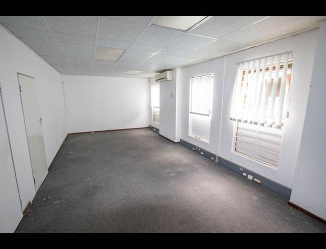 836M² WAREHOUSE TO LET IN OLIVEDALE