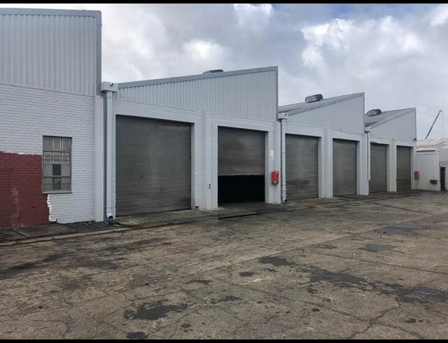 1,600M² WORKSHOP TO LET IN TRIANGLE FARM