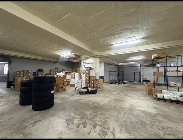 300M² WAREHOUSE TO LET IN BRIARDENE