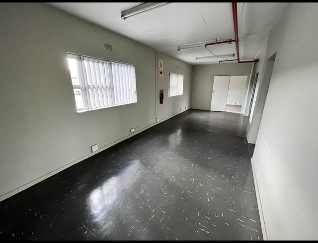 154M² WAREHOUSE RENTED IN EPPING INDUSTRIAL