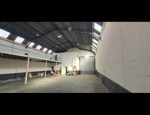 320M² WAREHOUSE TO LET IN KILLARNEY GARDENS