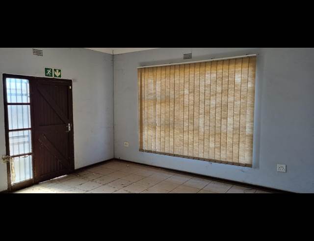 150M² OFFICE TO LET IN AUREUS