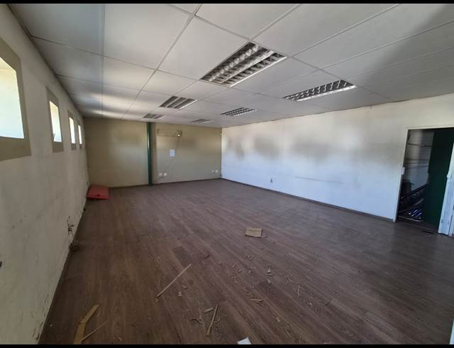 175M² OFFICE TO LET IN WADEVILLE