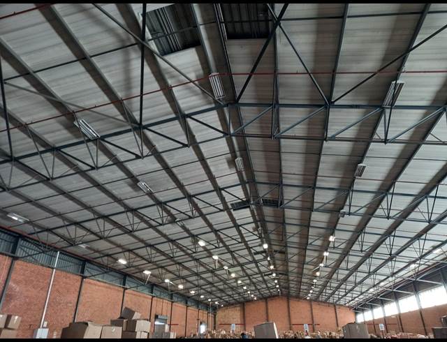 2,850M² WAREHOUSE TO LET IN POMONA