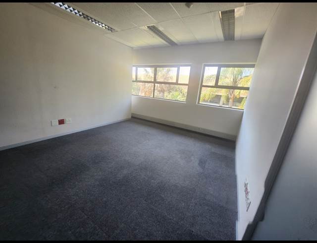 1,153M² OFFICE TO LET IN RANDJESPARK